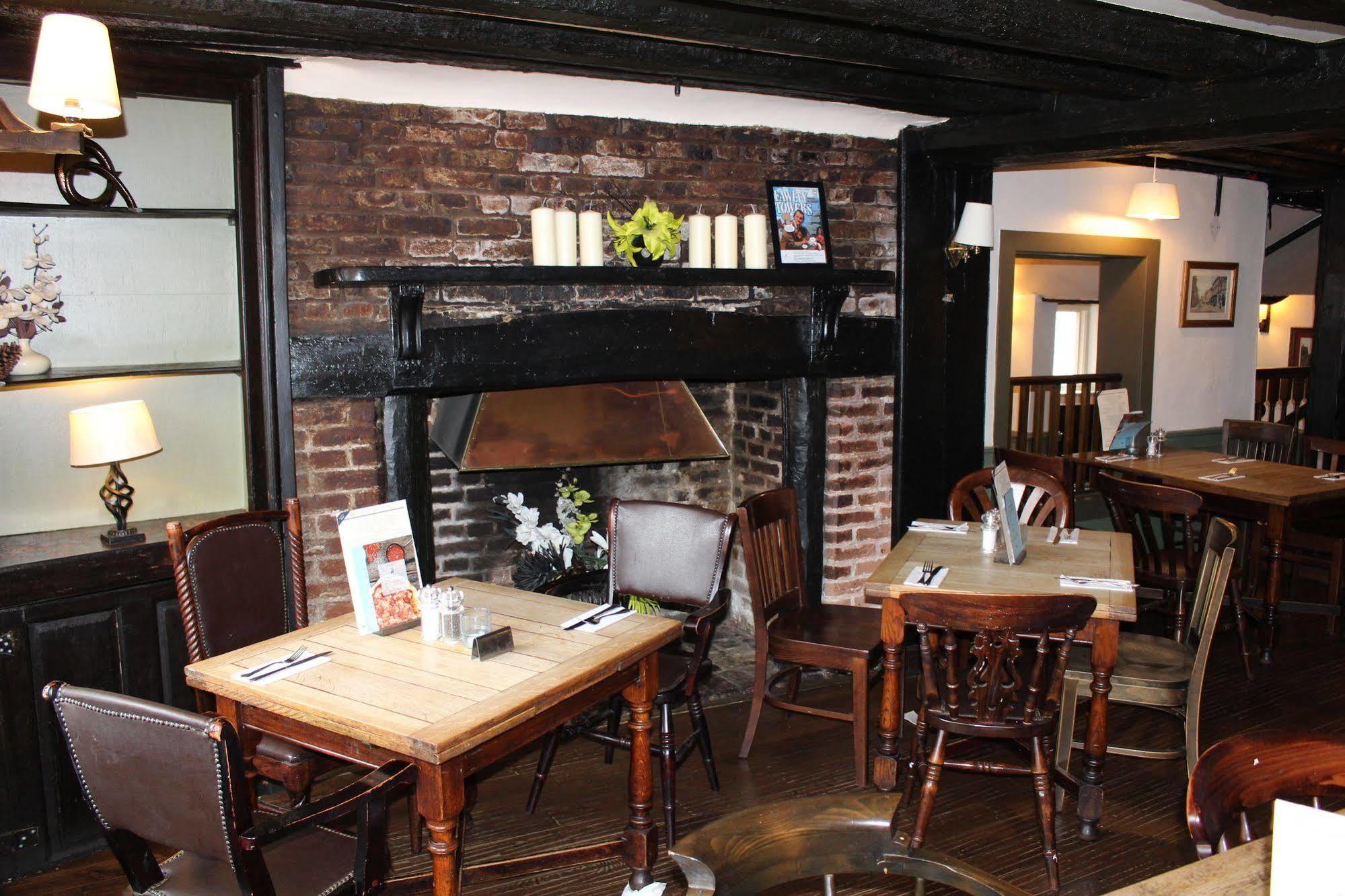 Whyte Harte Hotel Redhill  Εξωτερικό φωτογραφία