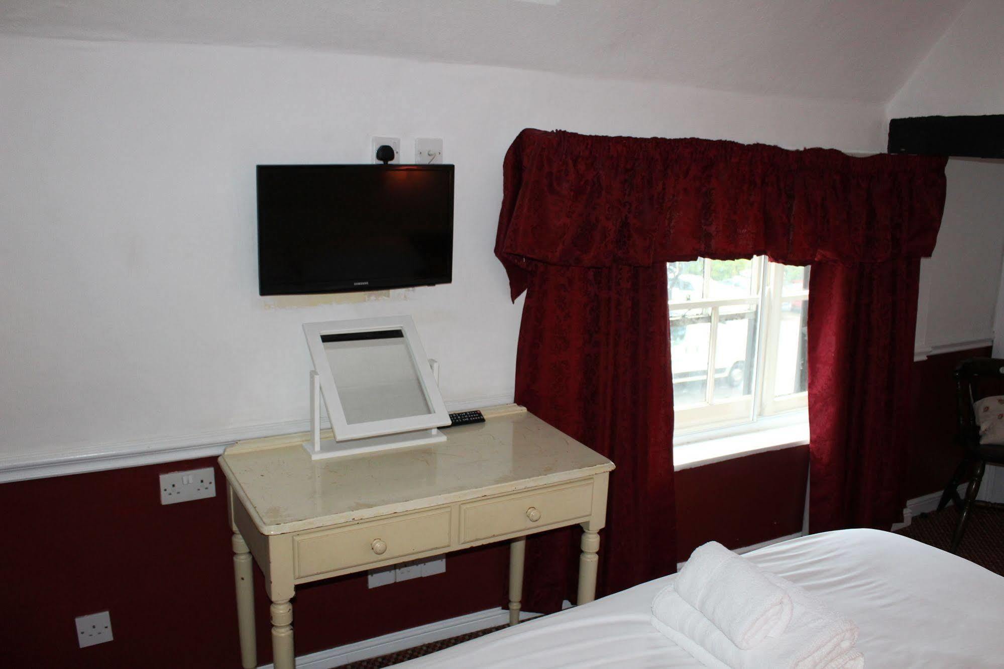 Whyte Harte Hotel Redhill  Εξωτερικό φωτογραφία
