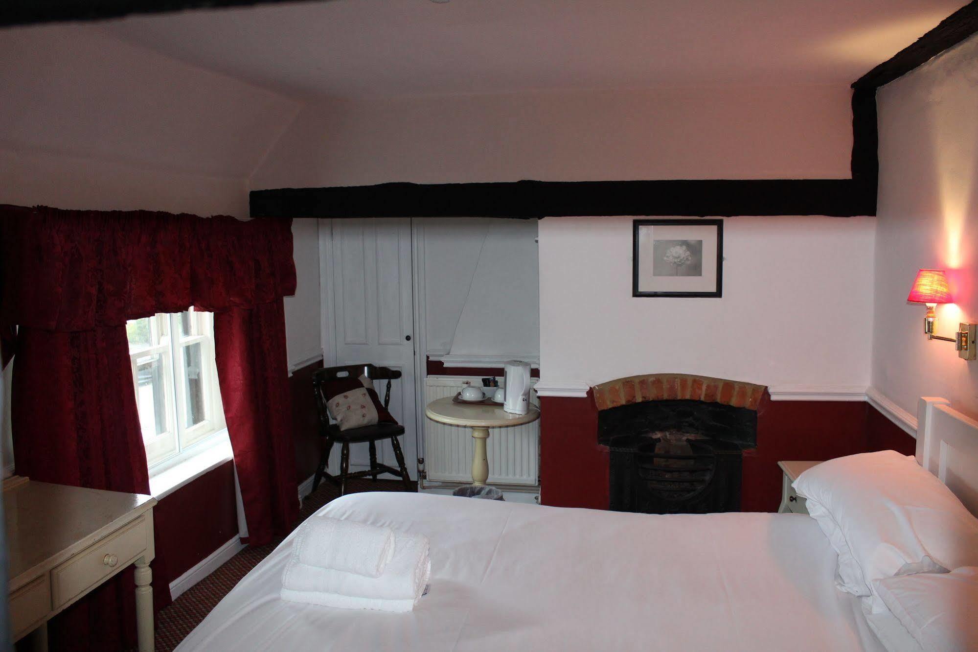 Whyte Harte Hotel Redhill  Εξωτερικό φωτογραφία