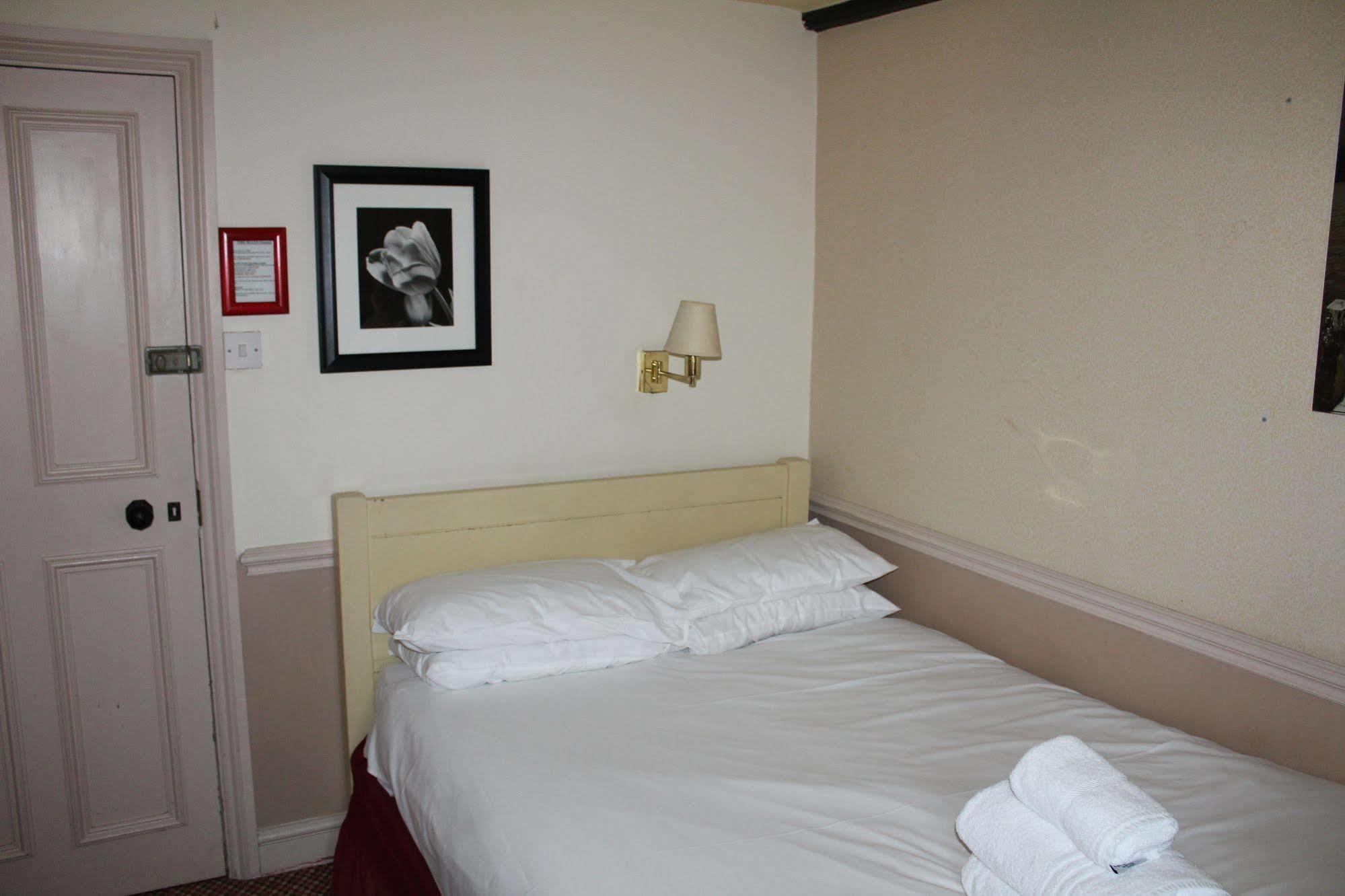 Whyte Harte Hotel Redhill  Εξωτερικό φωτογραφία