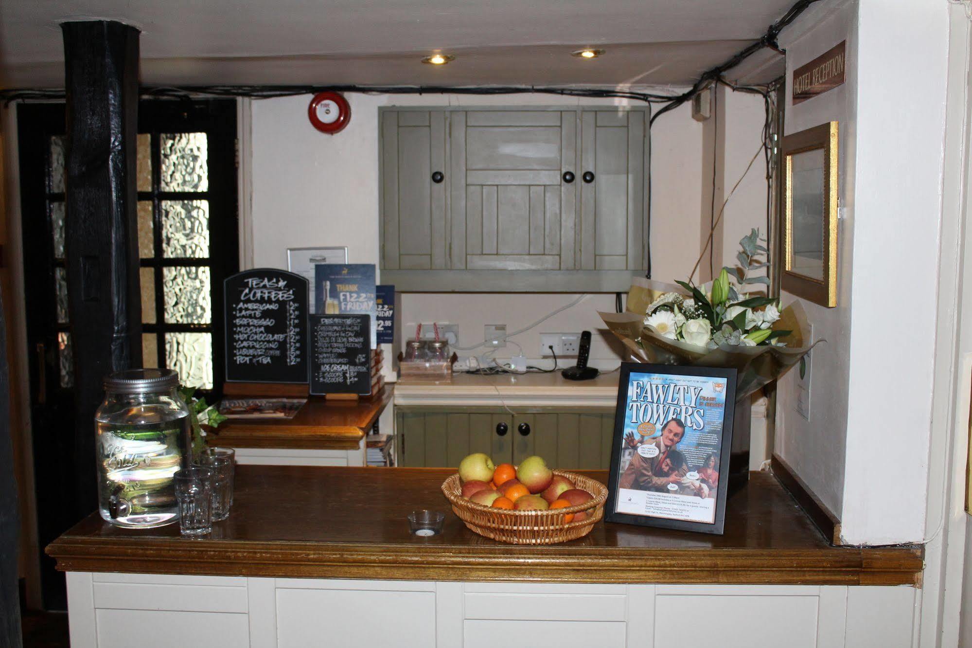 Whyte Harte Hotel Redhill  Εξωτερικό φωτογραφία