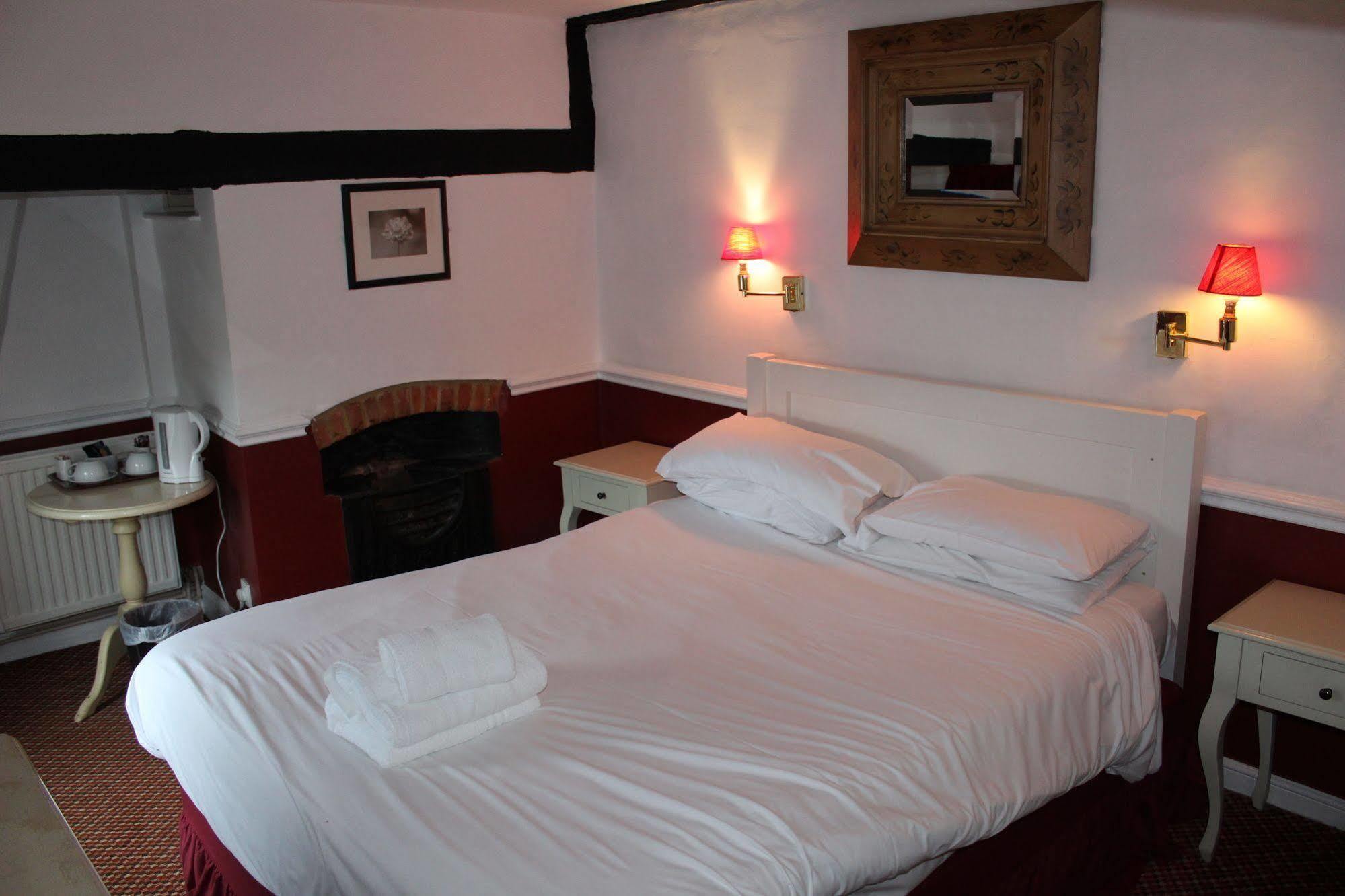 Whyte Harte Hotel Redhill  Εξωτερικό φωτογραφία
