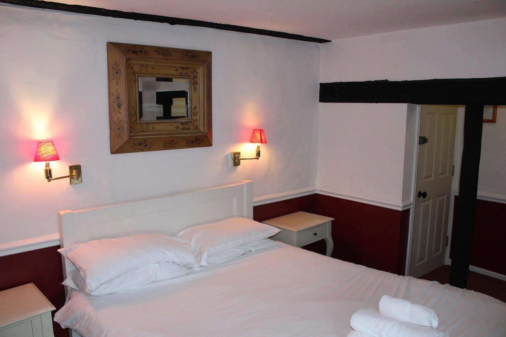 Whyte Harte Hotel Redhill  Εξωτερικό φωτογραφία