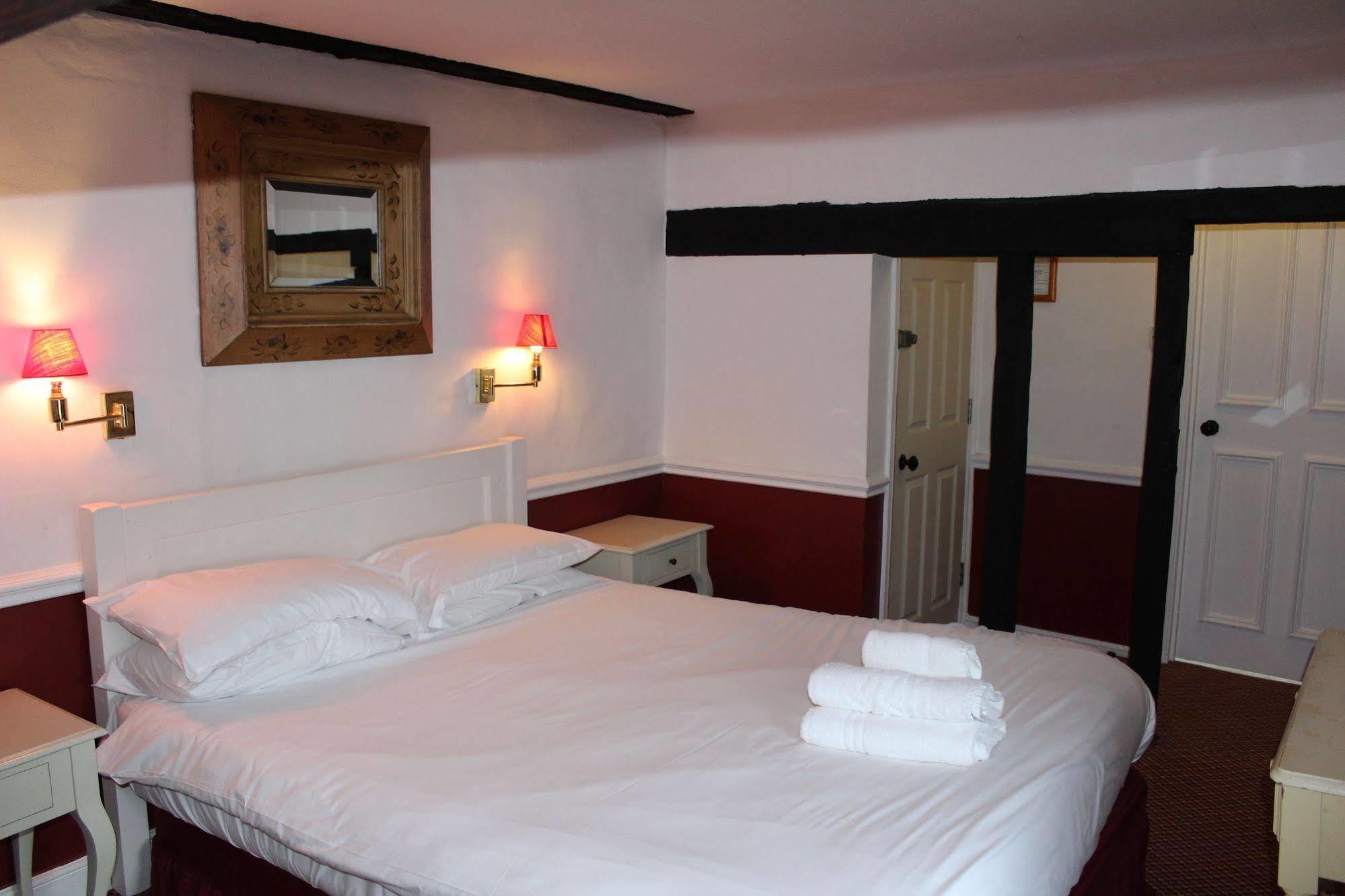 Whyte Harte Hotel Redhill  Εξωτερικό φωτογραφία